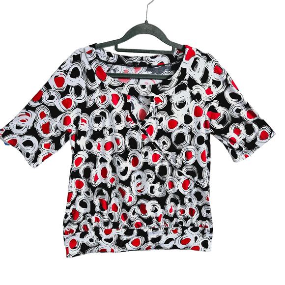 AGB Size M Short Sleeve Keyhole Top Black Red Circular Geo Print Bold Maximalist - Picture 1 of 6